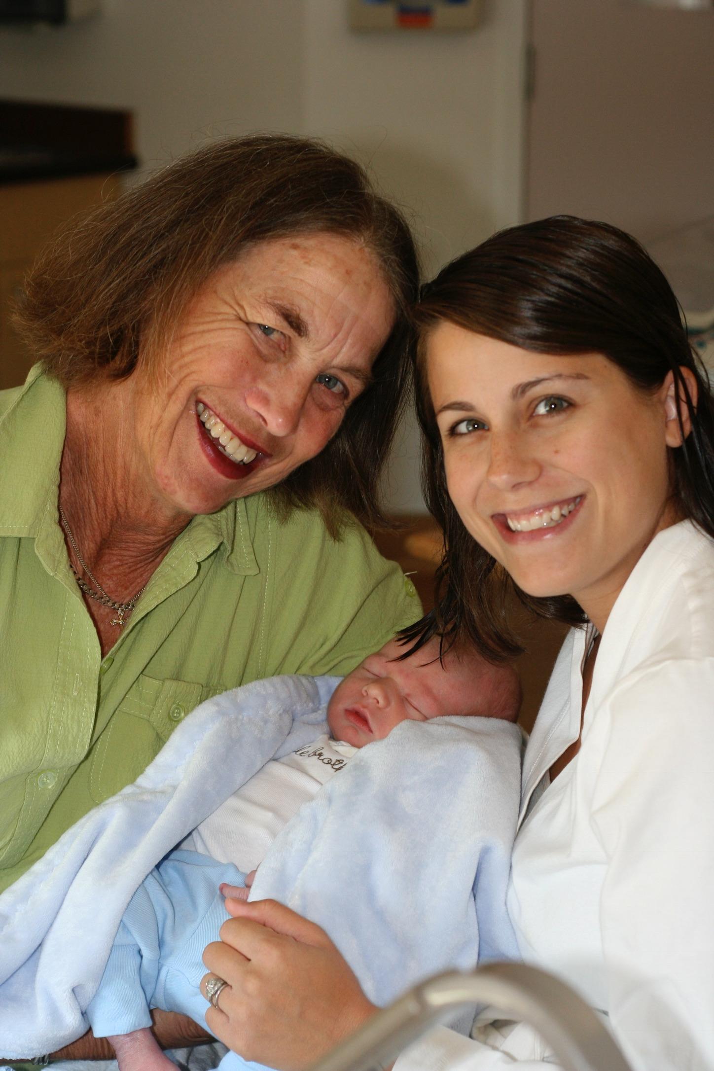 Ellen, Susie and baby Harris