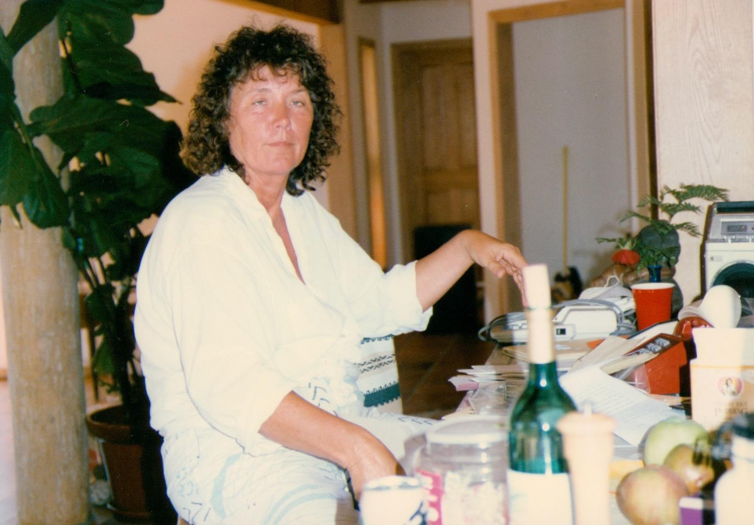 Elfi and Janice decompressing…