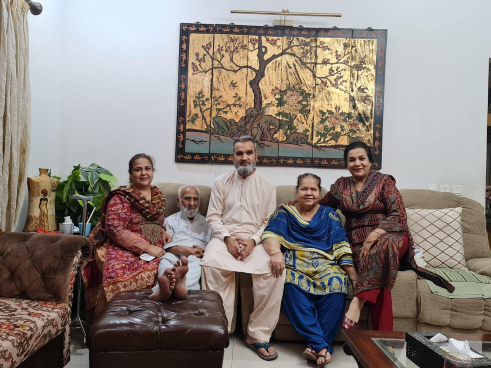 Daddy, mummy, Asmi apa, Attiy…